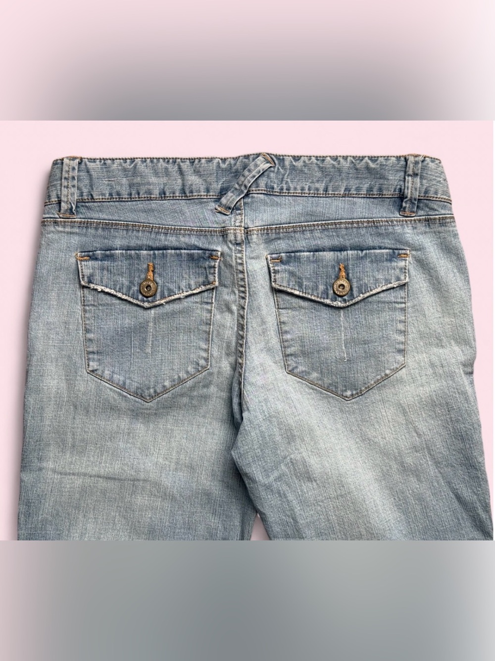 Light Wash Women’s Bootcut Jeans with Button-Back Pockets